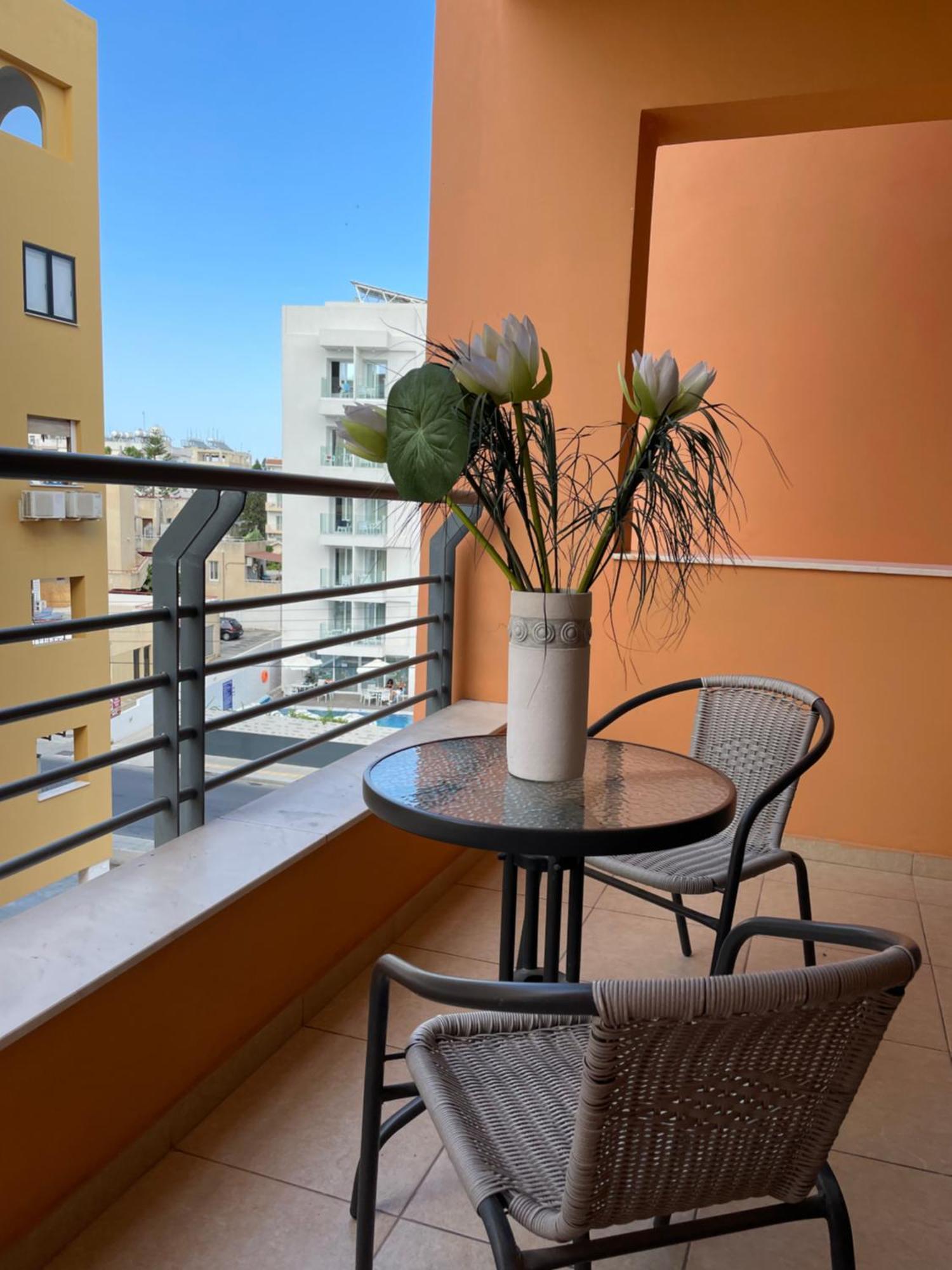 Vip Resort Apartment On Makenzie Beach Lárnaca Exterior foto