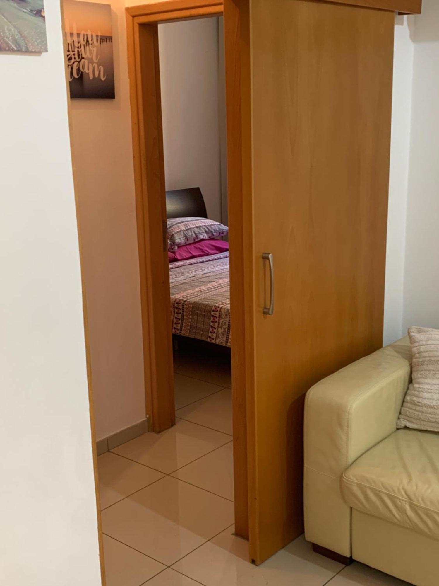 Vip Resort Apartment On Makenzie Beach Lárnaca Exterior foto
